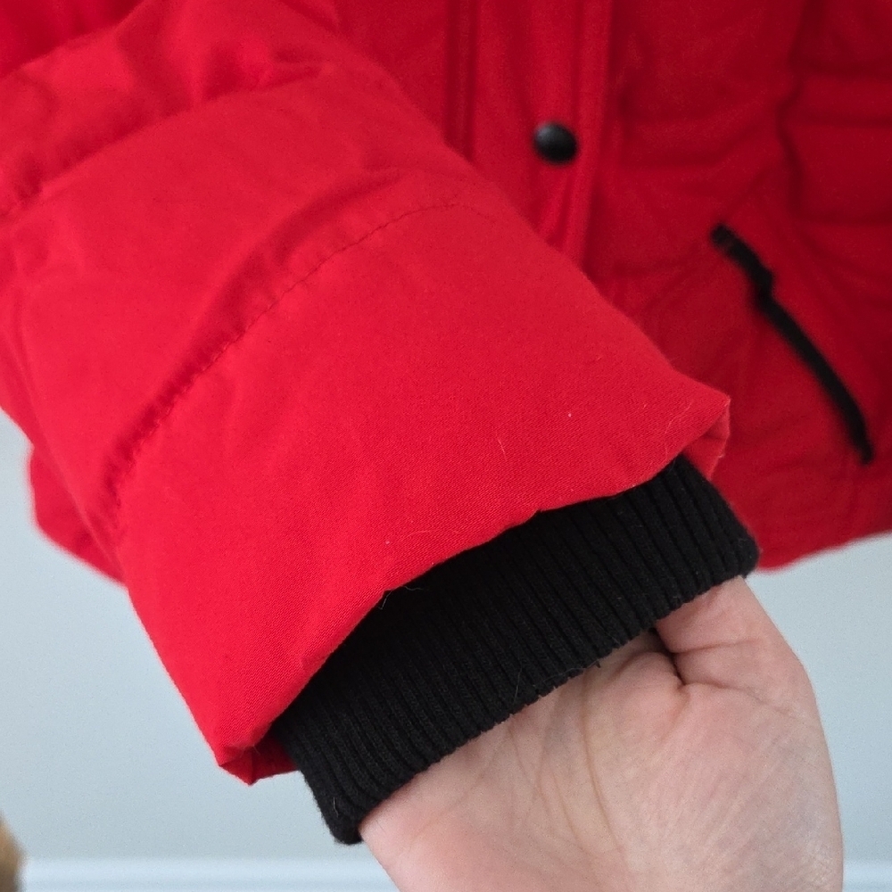 NWT Guess Red Women's Puffer Jacket with Faux Fur Hood - Picture 3 of 10